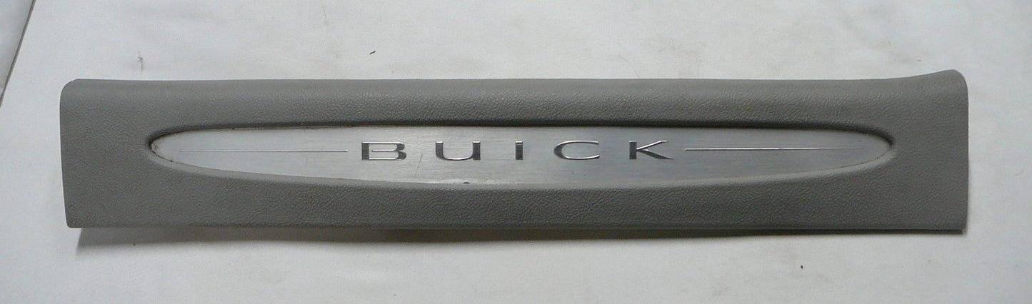 2006 - 2011 Buick Lucerne Front Right Sill Plate 15891908 10385455 15854180 B10