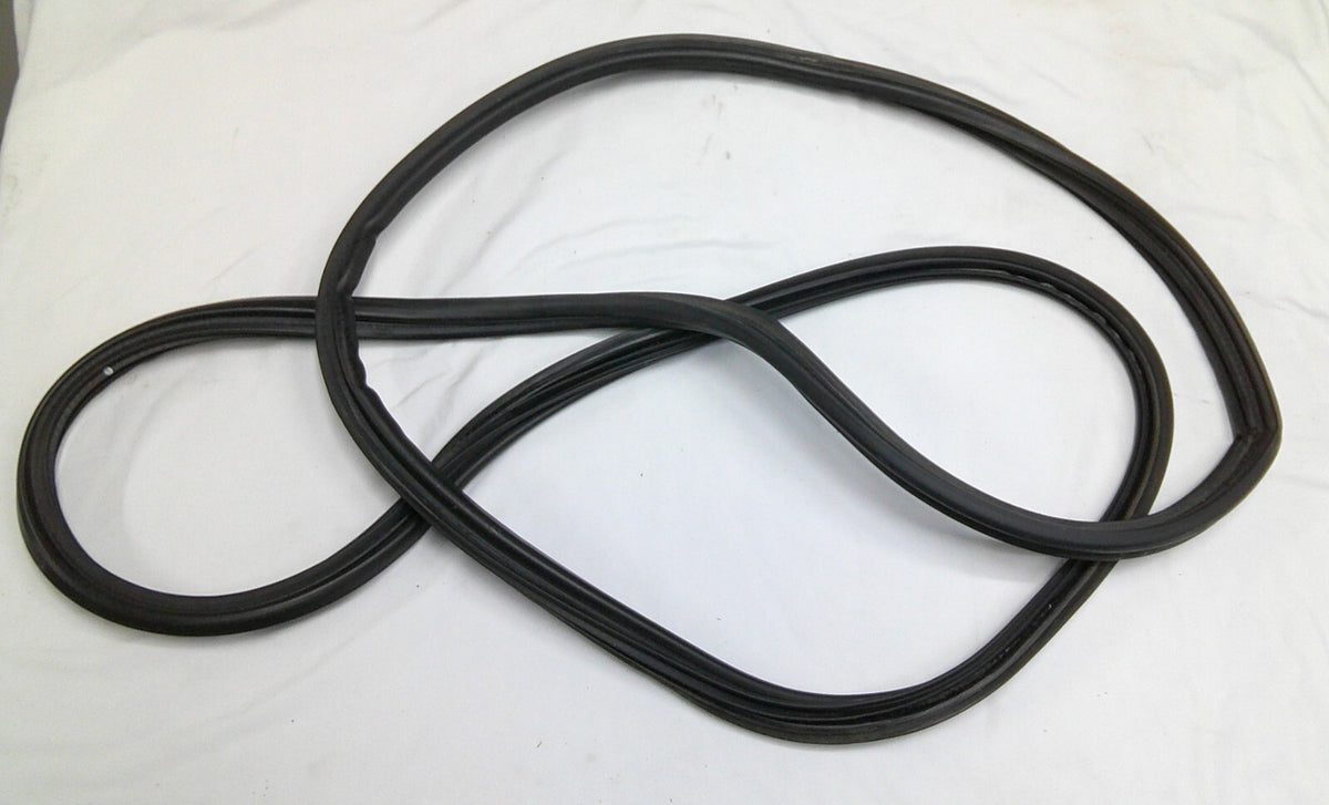 2011 - 2016 Kia Sportage OEM Hatch On Body Weatherstrip 87321-3W000  W14