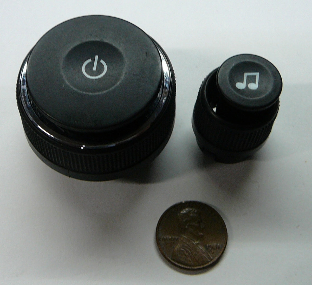 2011 Chevy Silverado Stereo Tuner Radio Knob Set OEM 20934592