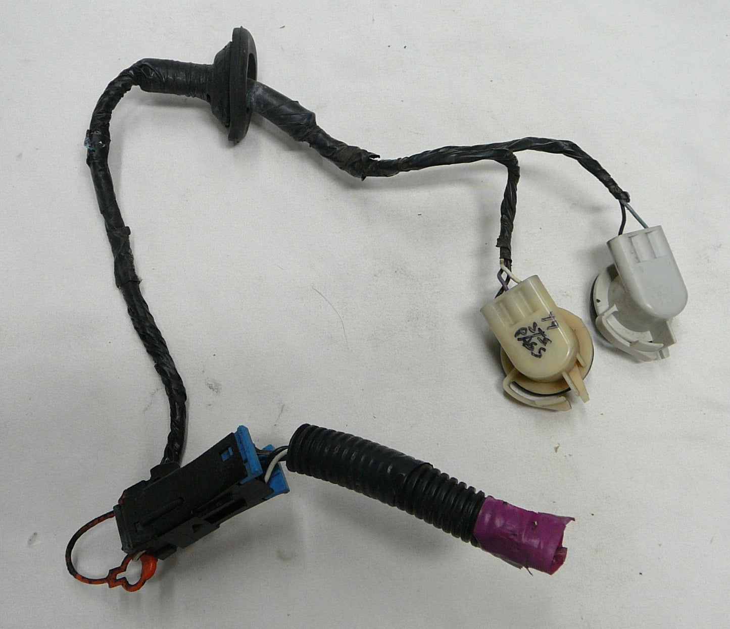 1998 - 2004 Cadillac STS Socket Rear L or R Taillight Wire Harness 16525781 A11