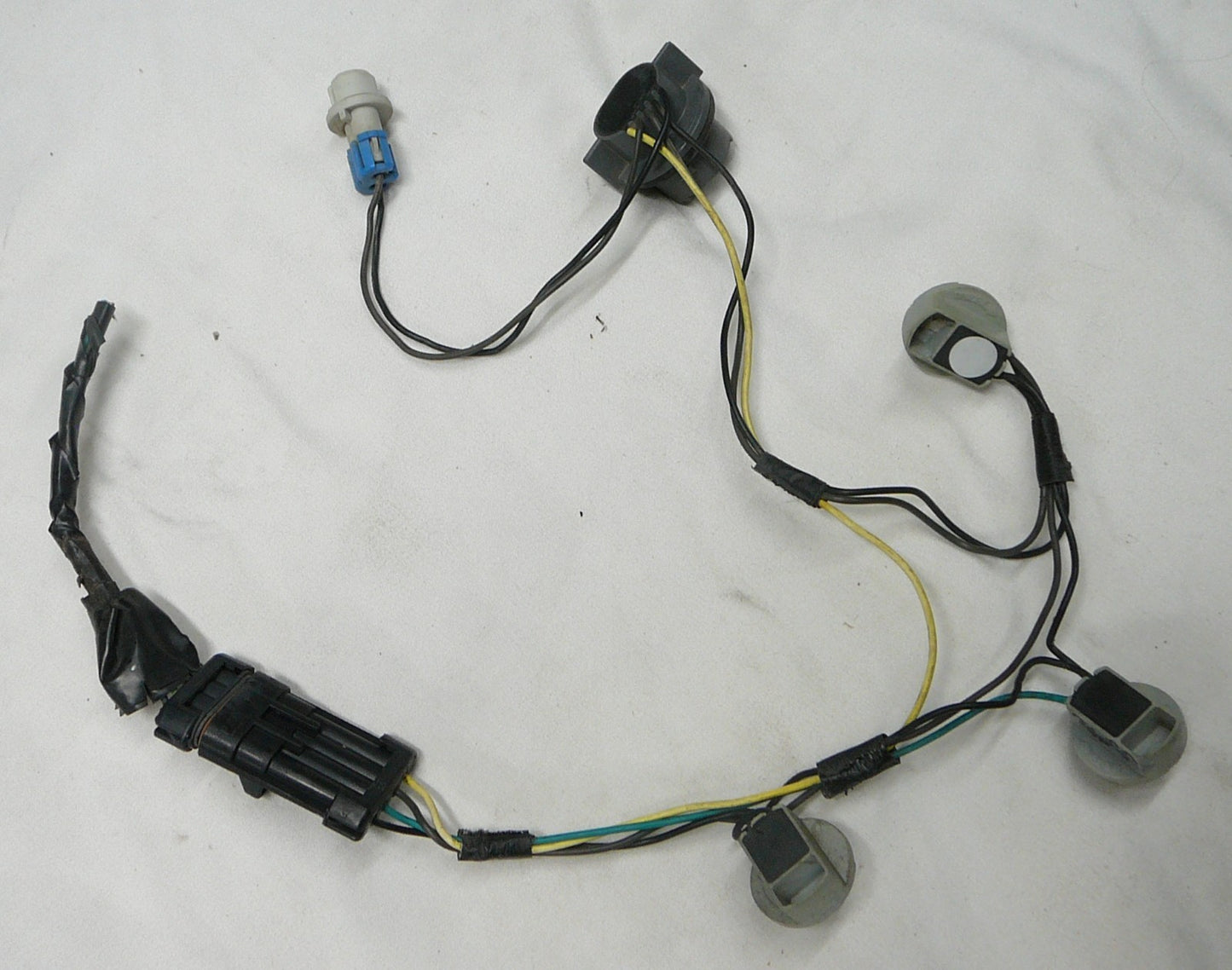 05 - 09 Buick Lacrosse Socket Rear L or R Taillight Wire Harness 25918363 A10