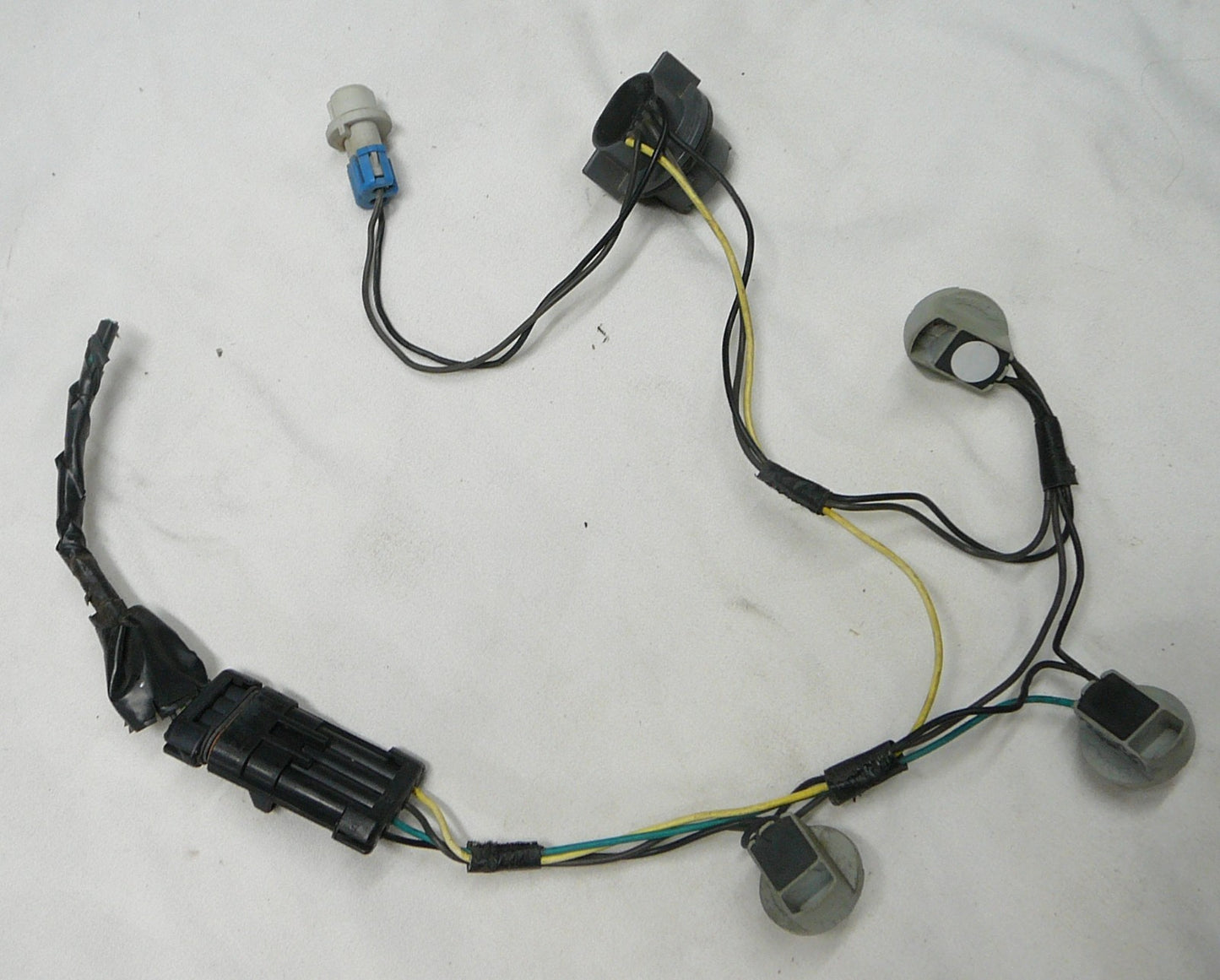 05 - 09 Buick Lacrosse Socket Rear L or R Taillight Wire Harness 25918363 A10