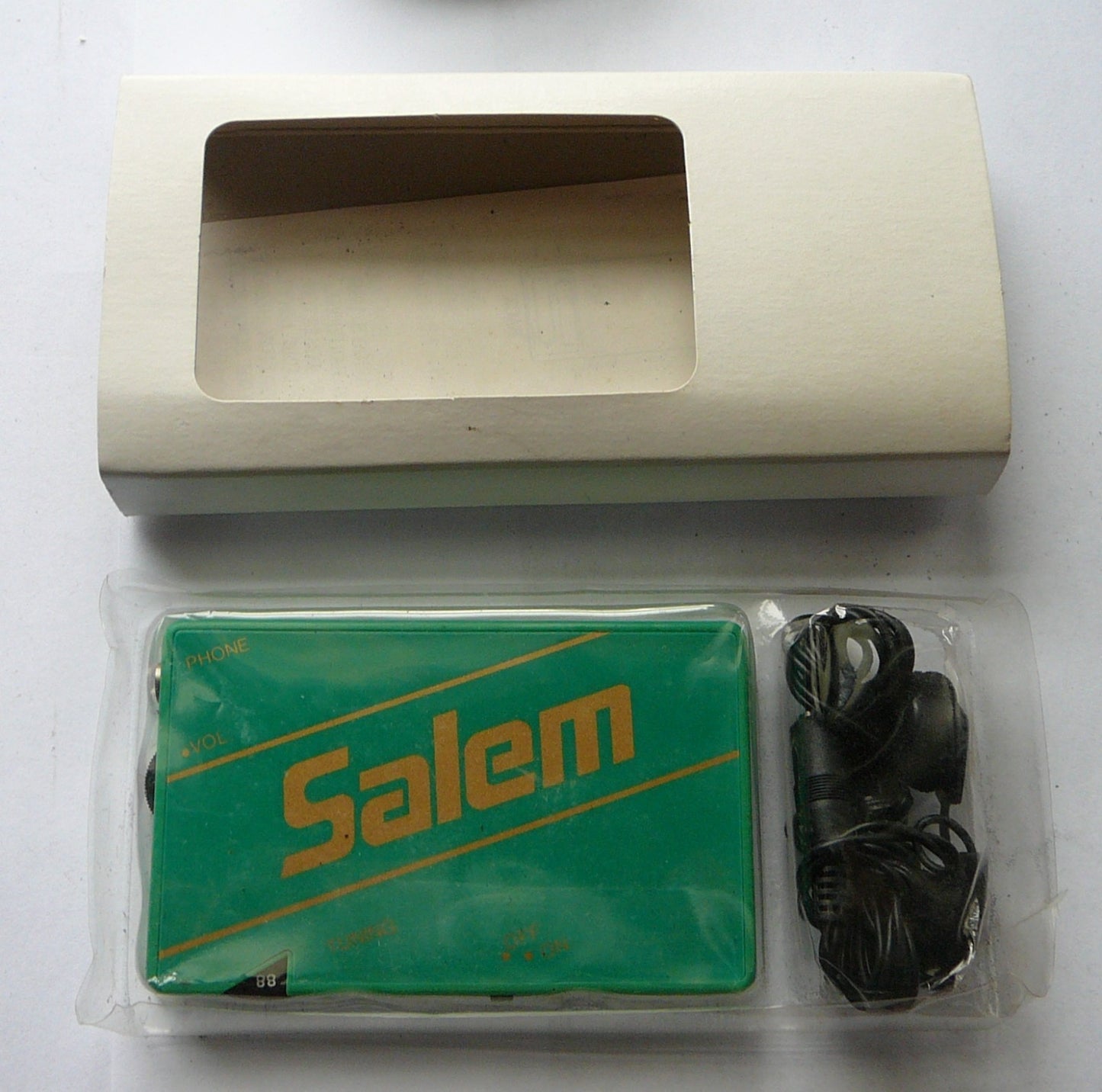 Salem Cigarettes AM/FM Pocket Transistor Promotional Radio New In Box  D1