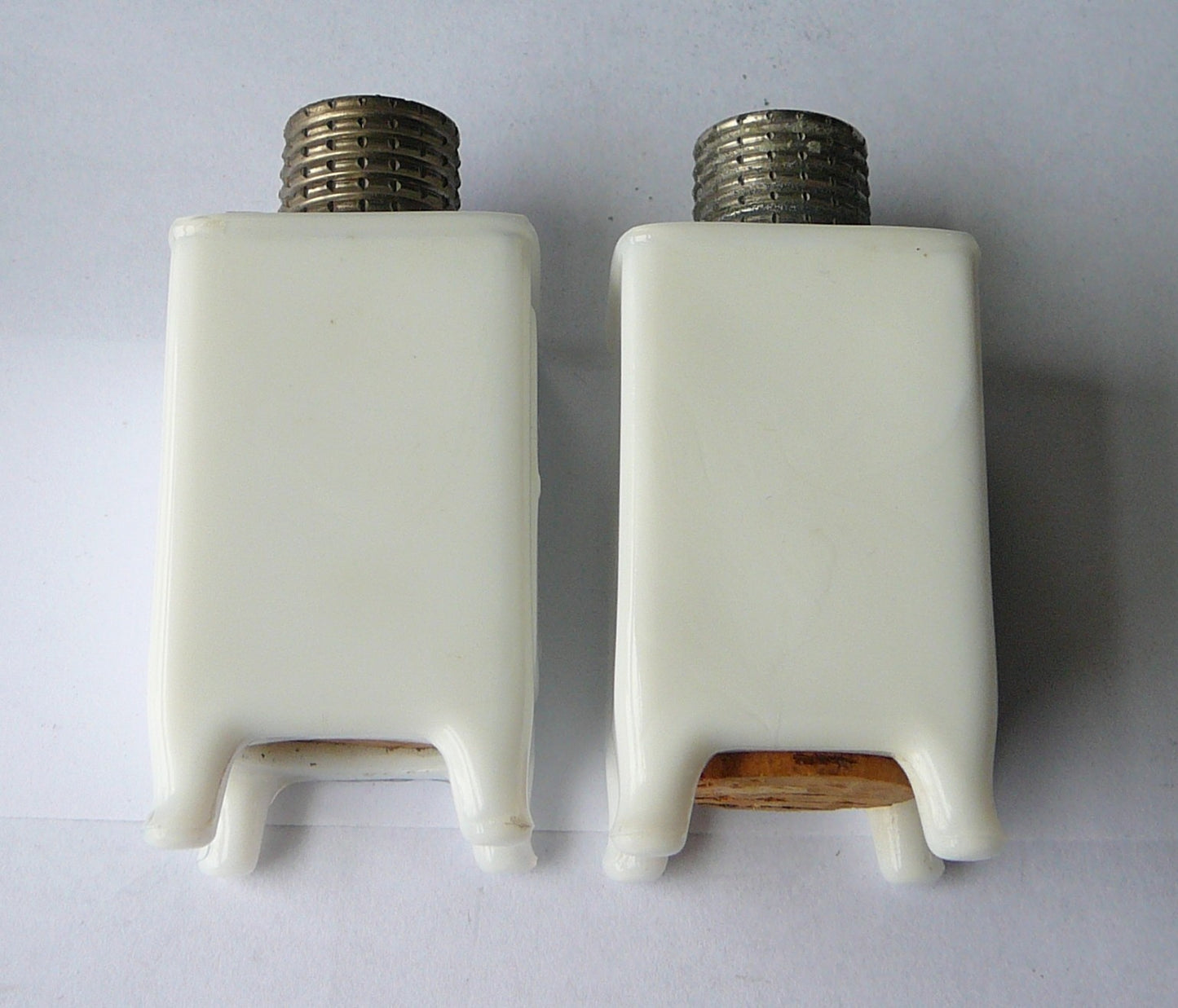 Vintage Antique Refrigerator GE Salt and Pepper Shakers  D1