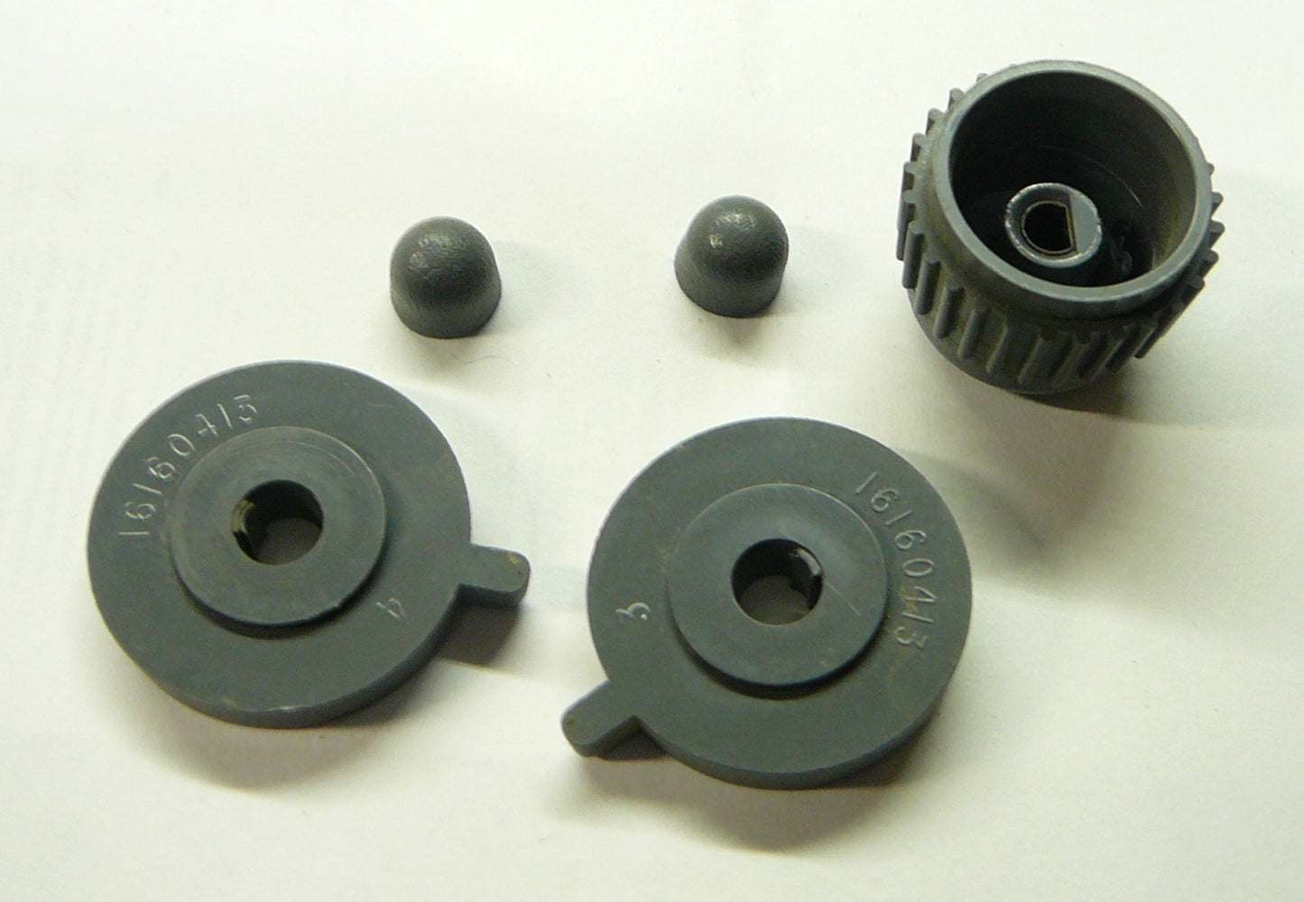 1994 - 1997  CHEVY S-10 S10 RADIO STEREO CONTROL KNOB SET 16160413 OEM