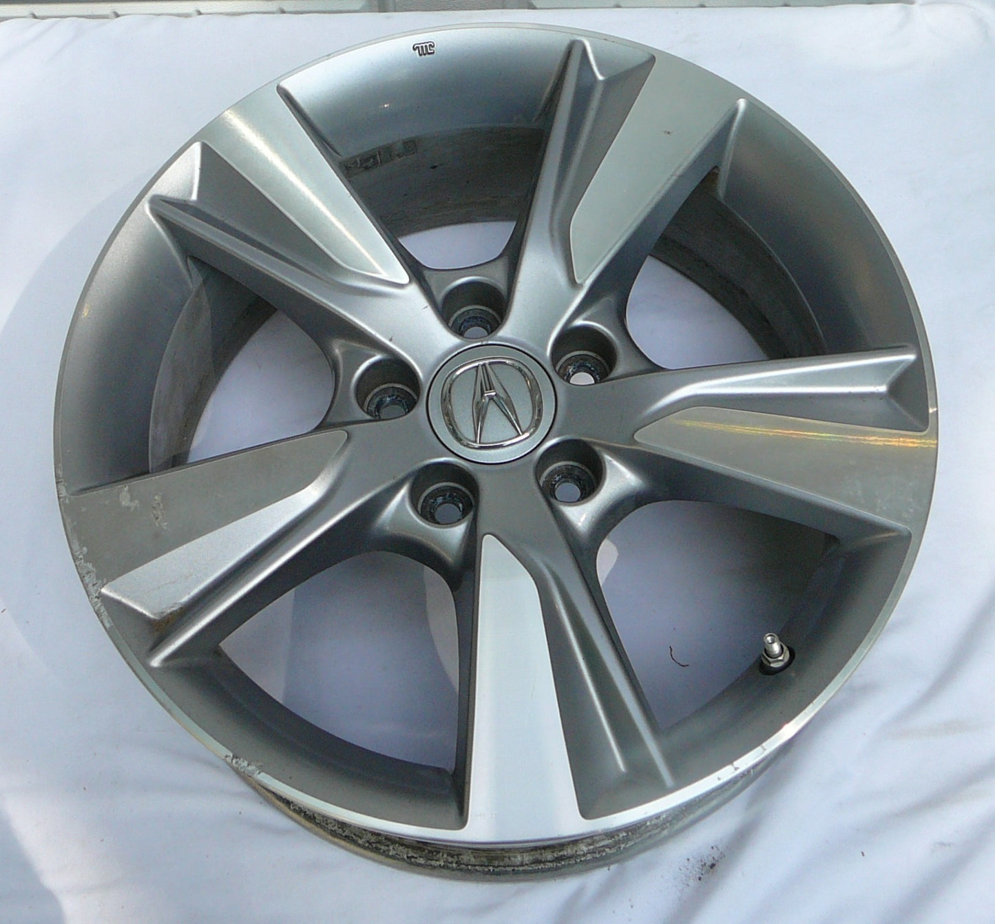 2013 - 2015 Acura ILX 42700-TX6-A71   17X7 5 Spoke Wheel Rim Some Curb Rub