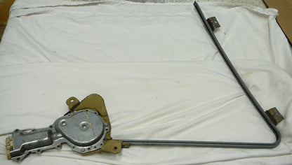 90 - 97  Oldsmobile Cutlass Front Left Window Regulator  16621070   20085721  B5