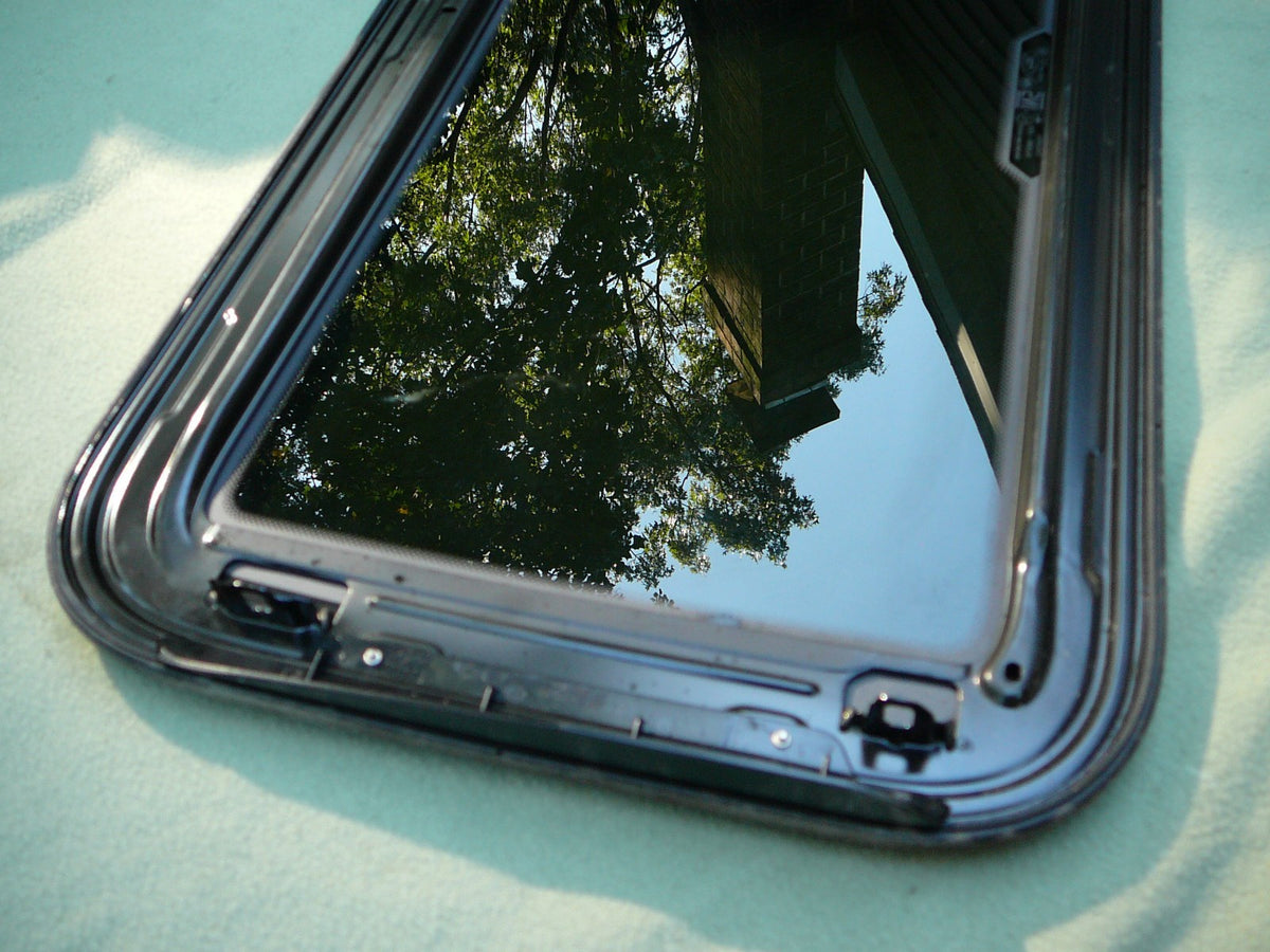 2018 - 2022 Ford Ecosport OEM Sunroof Glass Panel CN1Z-54500A18-D, CN1Z-54500A18-A, CN1Z-54500A18-C