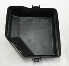 2013 - 2014 Toyota Avalon Fuse Relay Box Fusebox Cover Lid 82662-33320  R1