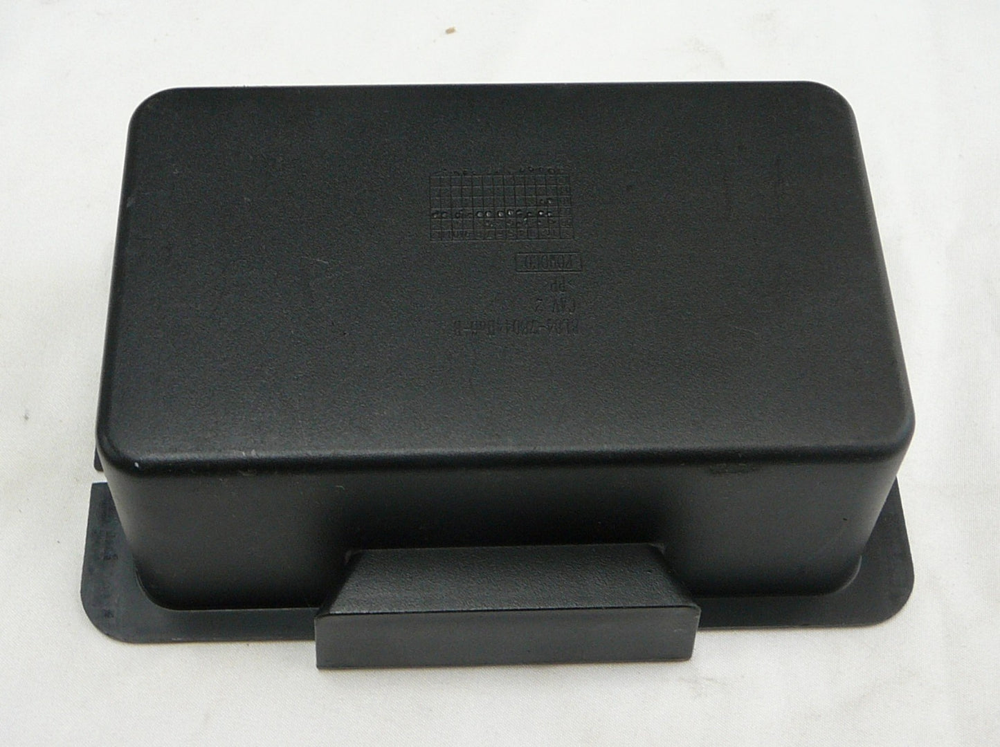 2008 - 2012 Ford Escape Center Console Tray Insert 8l84-78044H06-B  B10