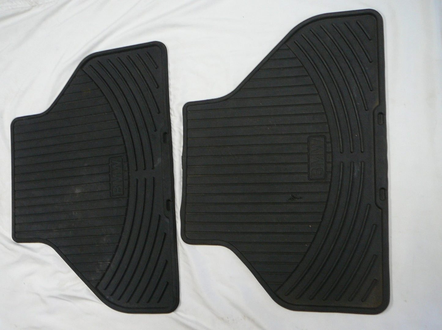 MACNEIL AUTOMOTIVE BMW WEATHER RUBBER FLOOR WEATHER MATS REAR 2090 2091