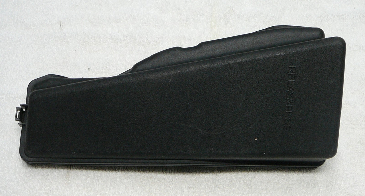 13 - 18 Toyota Avalon 12 - 15 Camry Fuse Relay Cover OEM 82662-06200  R1