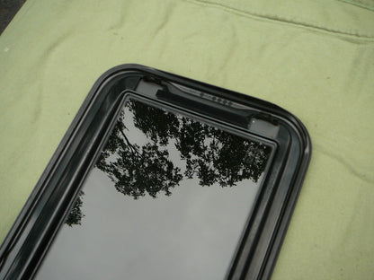14 - 24 INFINITI QX80 12 - 13 QX56 OEM FACTORY SUNROOF GLASS 912105ZA0A