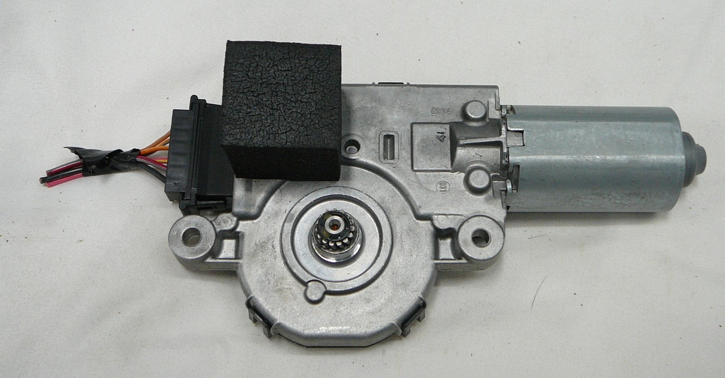 Durango Aspen Pacifica Caravan Sunroof Moon Roof Motor 68026590AA OEM SM3