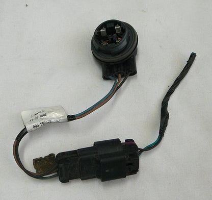2008 - 2012 Chevy Malibu Socket Rear L or R Taillight Brake Plug 15943290 A11