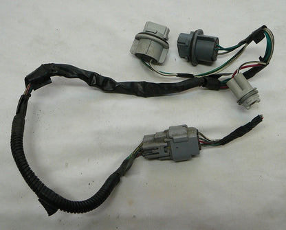 00 - 04 Tundra OEM Socket Rear L or R Taillight Brake Plug 81555-0C010 A11