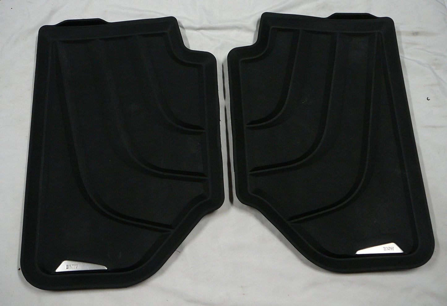 2011 - 2017 BMW X3 2015 - 2018 X4 OEM Rubber Rear Floor Mat Set 51472286001