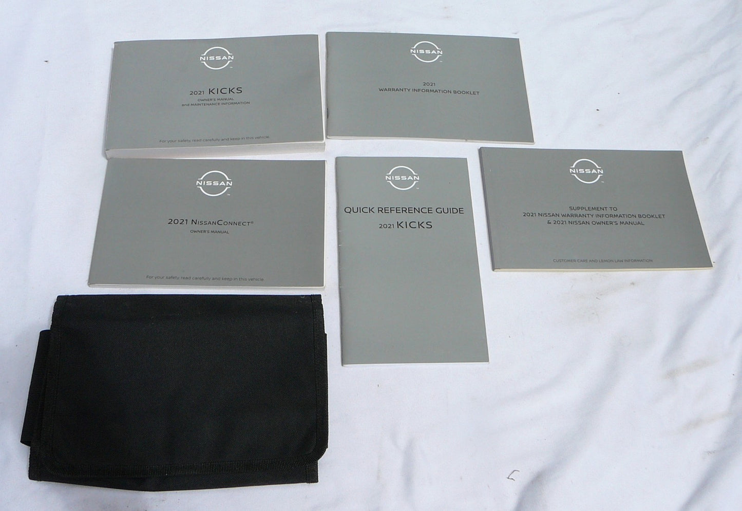 2021 Nissan Kicks Owner's Manual Set With Case Holder  OEM