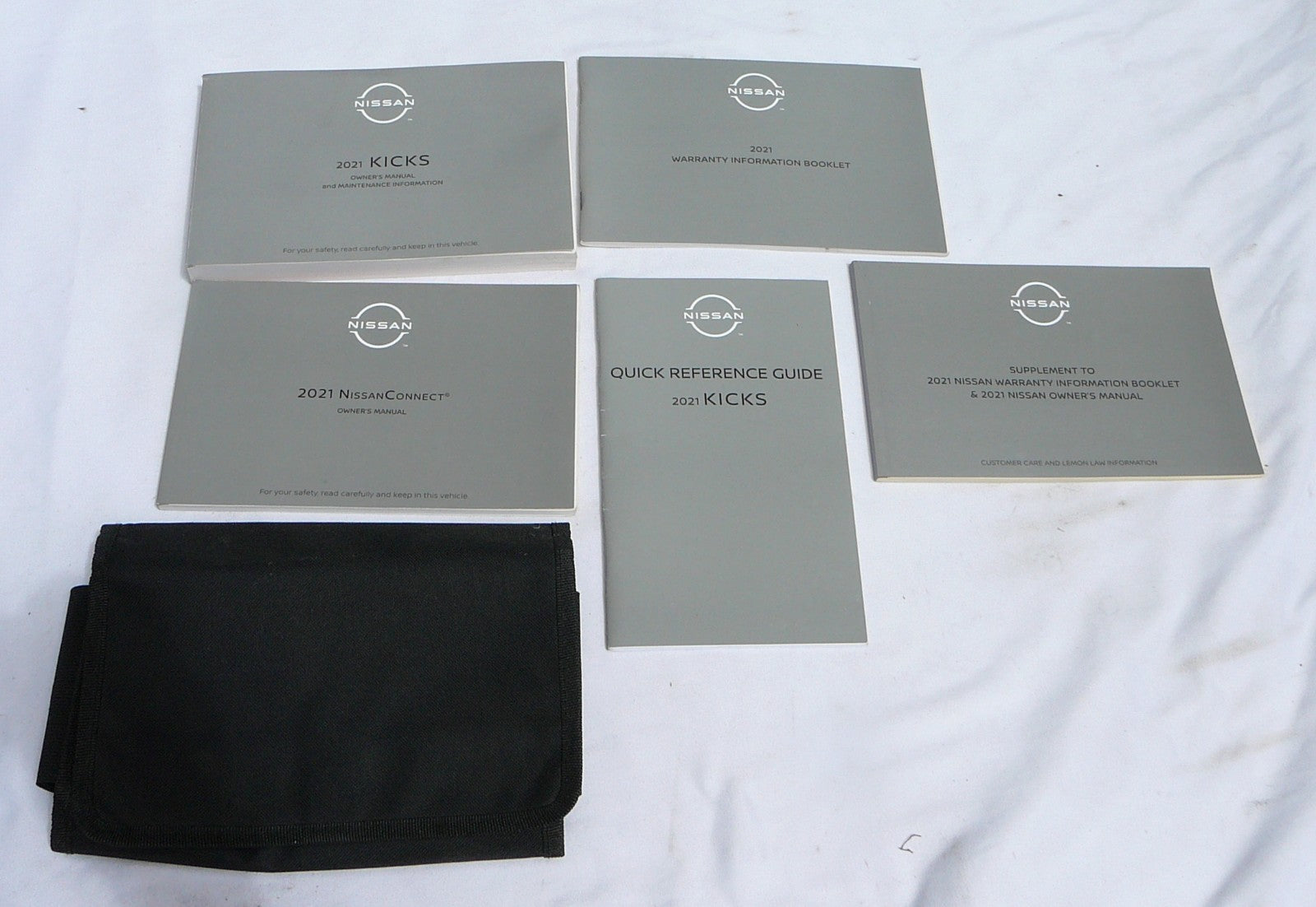 2021 Nissan Kicks Owner's Manual Set With Case Holder  OEM