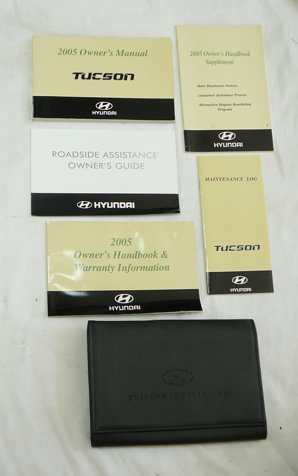 2005 Hyundai Tucson Owner's Manual Set With Case Holder  OEM