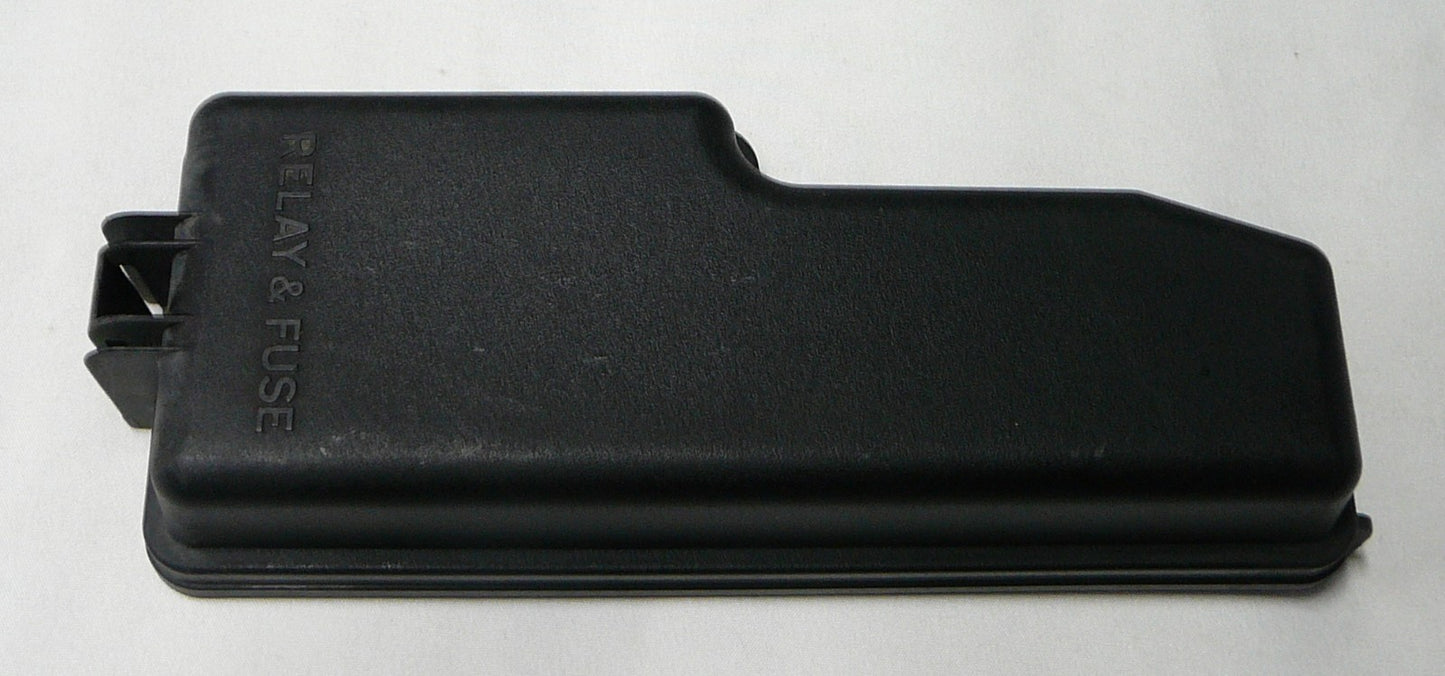 2005 - 2007 Toyota Sequoia Relay Cover 82661-0C053 R3