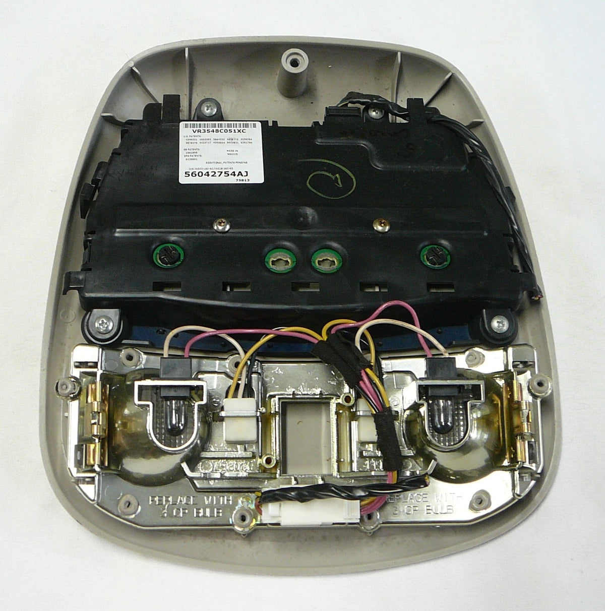 02 - 04 Cherokee 01 - 04 300M Overhead Console Map Dome  OEM 56042754AJ AD1