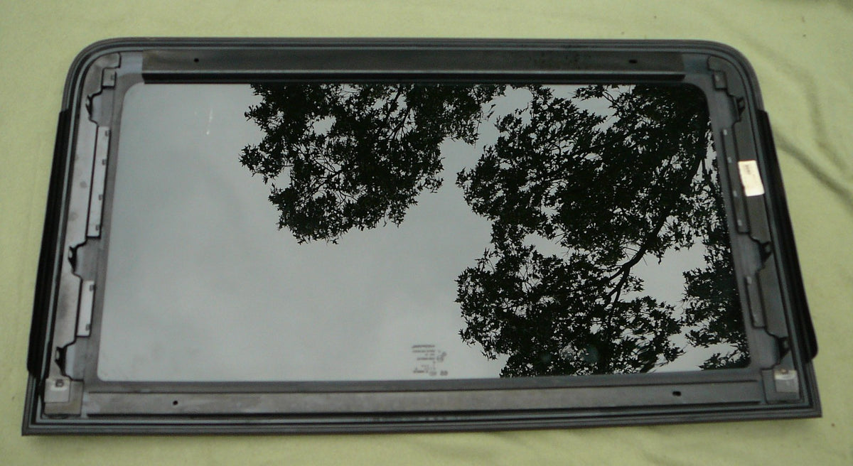 2011 - 2023 CHRYSLER 300 OEM FACTORY FRONT SUNROOF GLASS PANEL 68127965AC