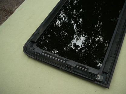 2011 - 2023 CHRYSLER 300 OEM FACTORY FRONT SUNROOF GLASS PANEL 68127965AC