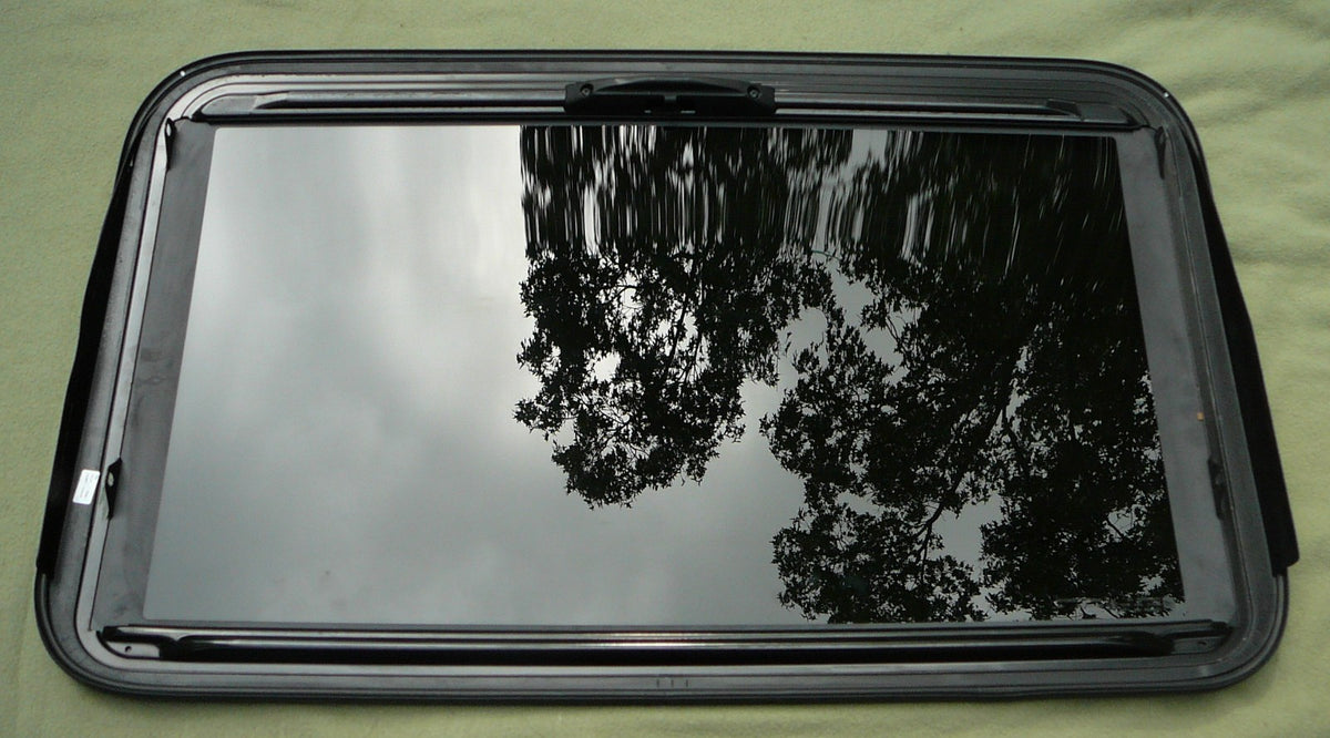 2017 - 2023 GMC ACADIA OEM FACTORY SUNROOF GLASS PANEL 87821328 84136407