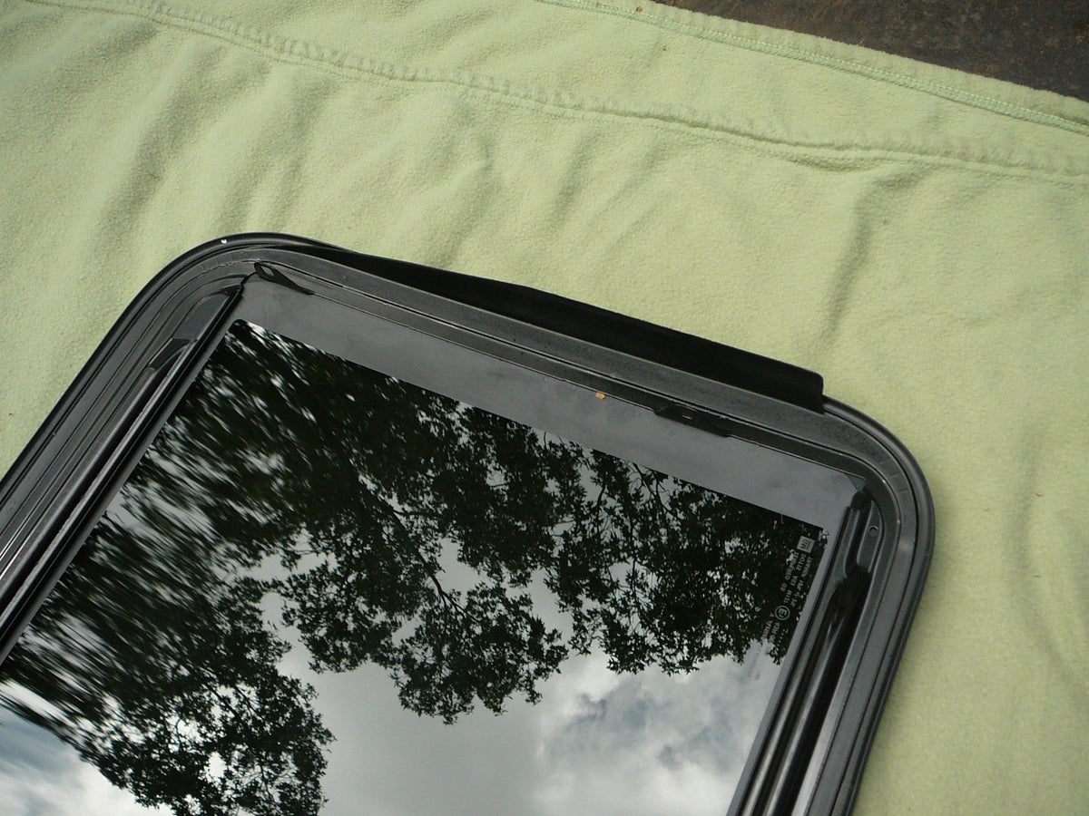2017 - 2023 GMC ACADIA OEM FACTORY SUNROOF GLASS PANEL 87821328 84136407