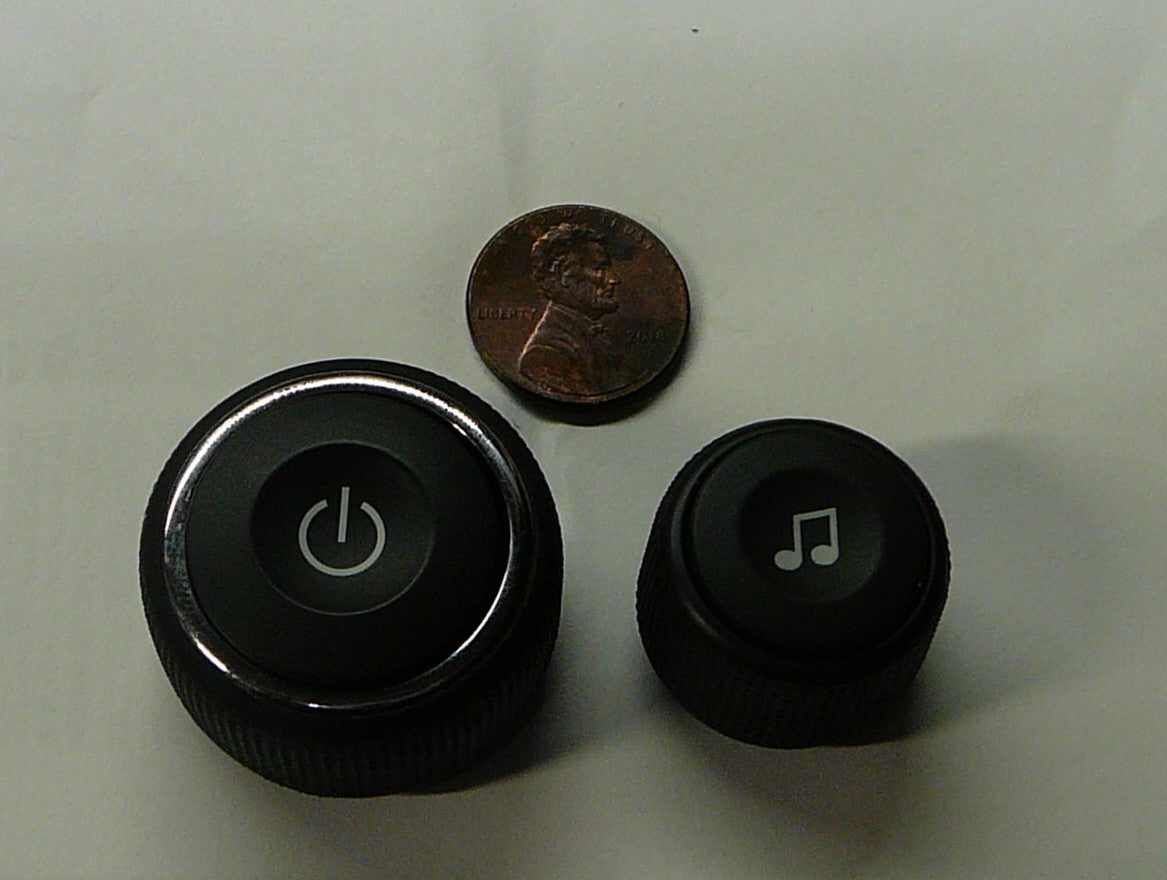 2008 GMC ACADIA  RADIO STEREO CONTROL KNOB SET OEM