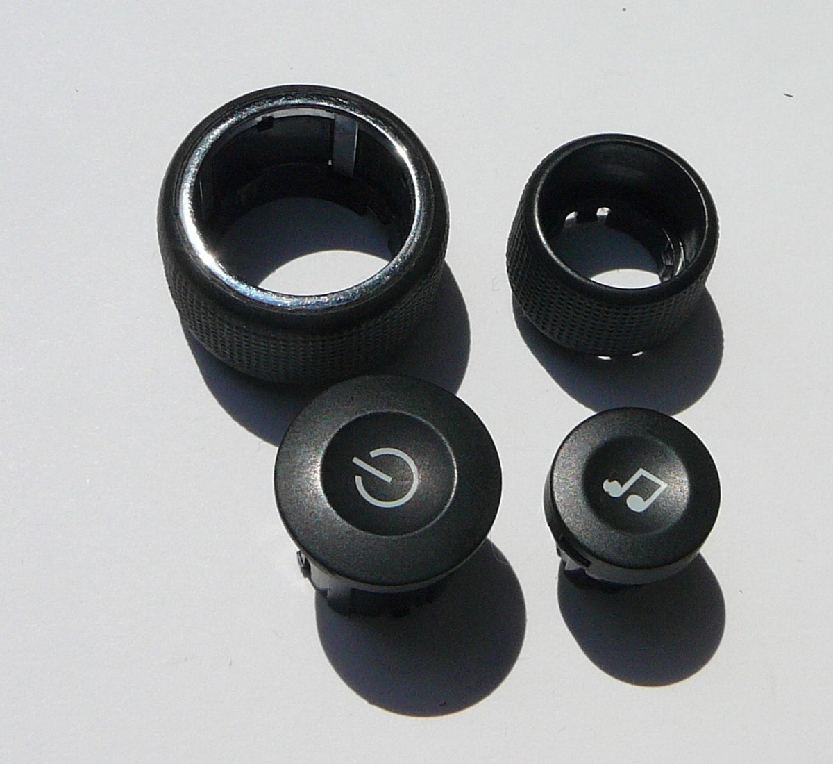 2007 - 2010 Chevy Suburban OEM Radio Stereo Tuner Selector Knob Set 25799567