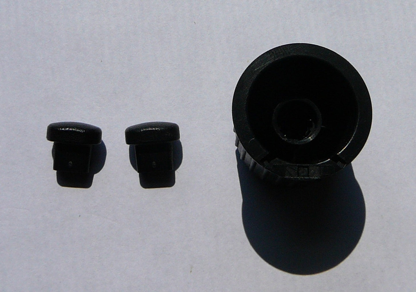 2003 DODGE CARAVAN RADIO STEREO TUNER KNOB SET OEM 05064335AJ