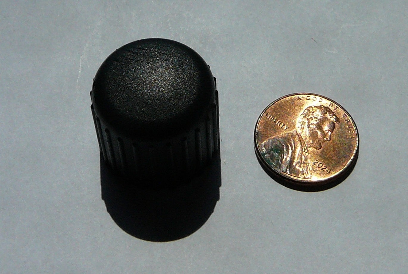 2004 DODGE CARAVAN RADIO STEREO TUNER KNOB SET OEM P05064354