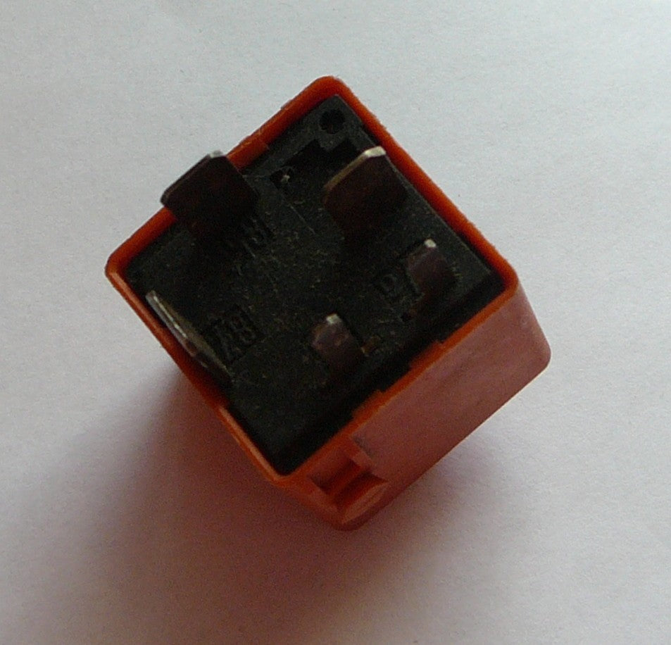 OEM BMW SIEMENS RELAY V23134-B57-X266, 61.36-8366646  1  YEAR WARRANTY TESTED B1