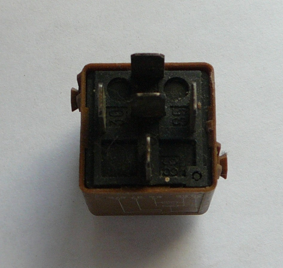 OEM BMW SIEMENS RELAY V23134-N59-X109, 61.36-1388364  1  YEAR WARRANTY TESTED B1