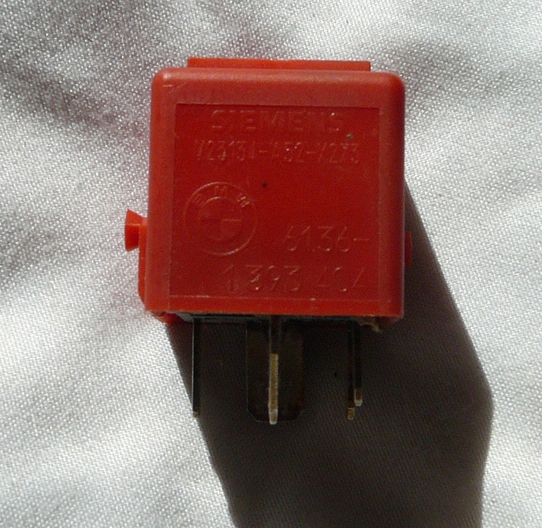 BMW SIEMENS ABS RELAY V23134-A52-X273  61.36-1393404 1 YEAR WARRANTY TESTED B1