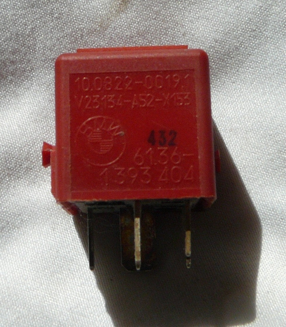 BMW SIEMENS ABS RELAY V23134-A52-X153  61.36-1393404 1 YEAR WARRANTY TESTED B1