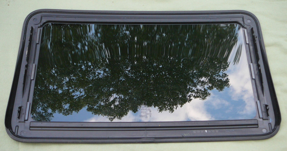 11 - 22 JEEP GRAND CHEROKEE SINGLE PANE OEM FACTORY SUNROOF GLASS  68082476AB