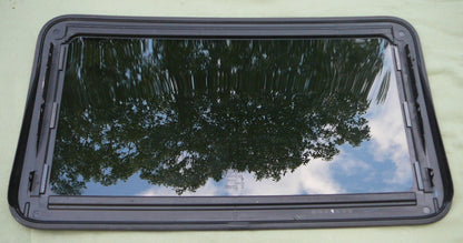 11 - 22 JEEP GRAND CHEROKEE SINGLE PANE OEM FACTORY SUNROOF GLASS  68082476AB