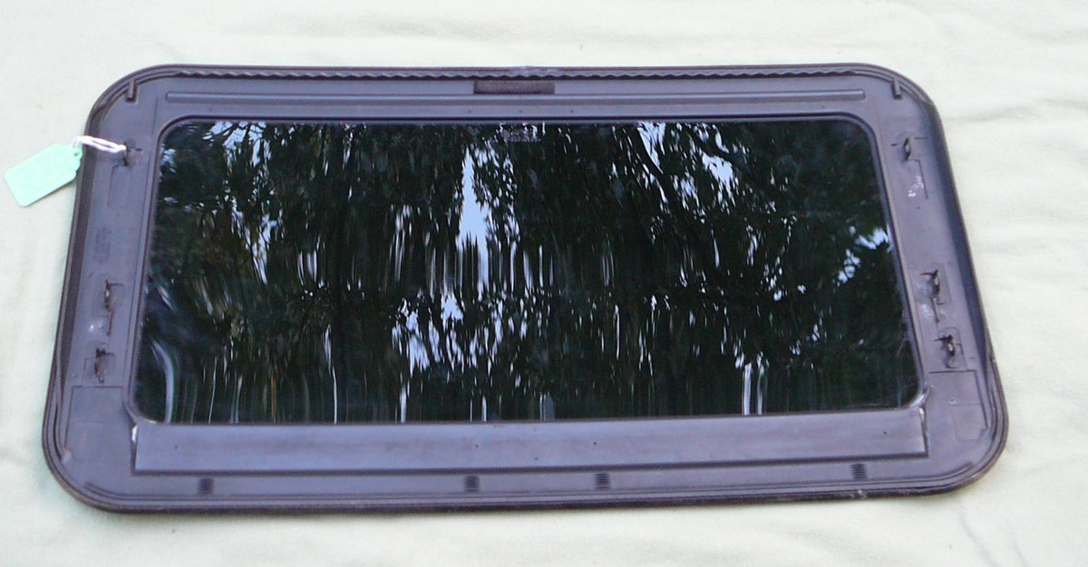 2000 - 2003 VOLKSWAGON GTI SUNROOF GLASS 8D9-877-071-C; 8D9877071C
