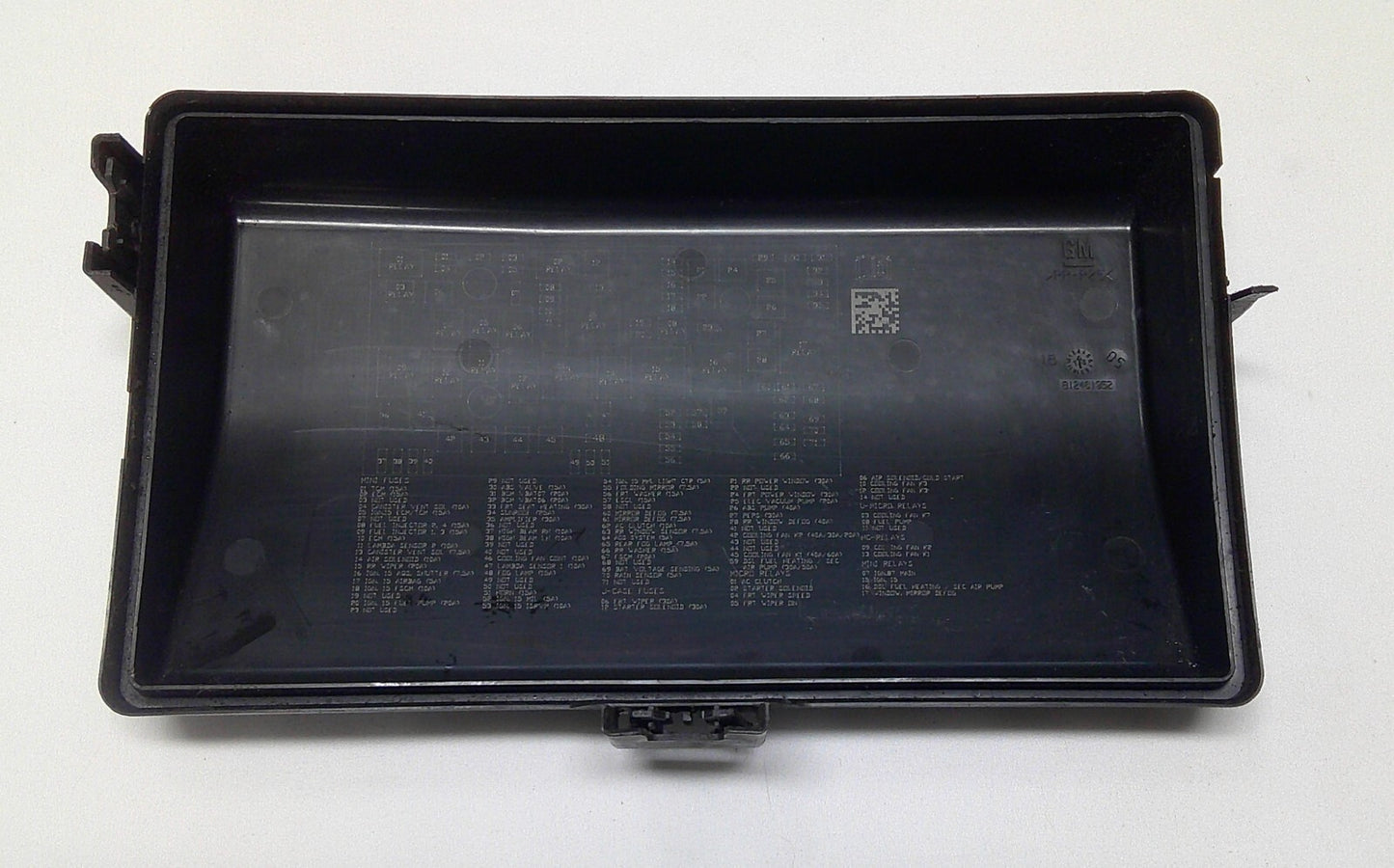 2014 CADILLAC XTS ENGINE COMPARTMENT FUSE RELAY BOX TOP LID COVER 22885274  R4