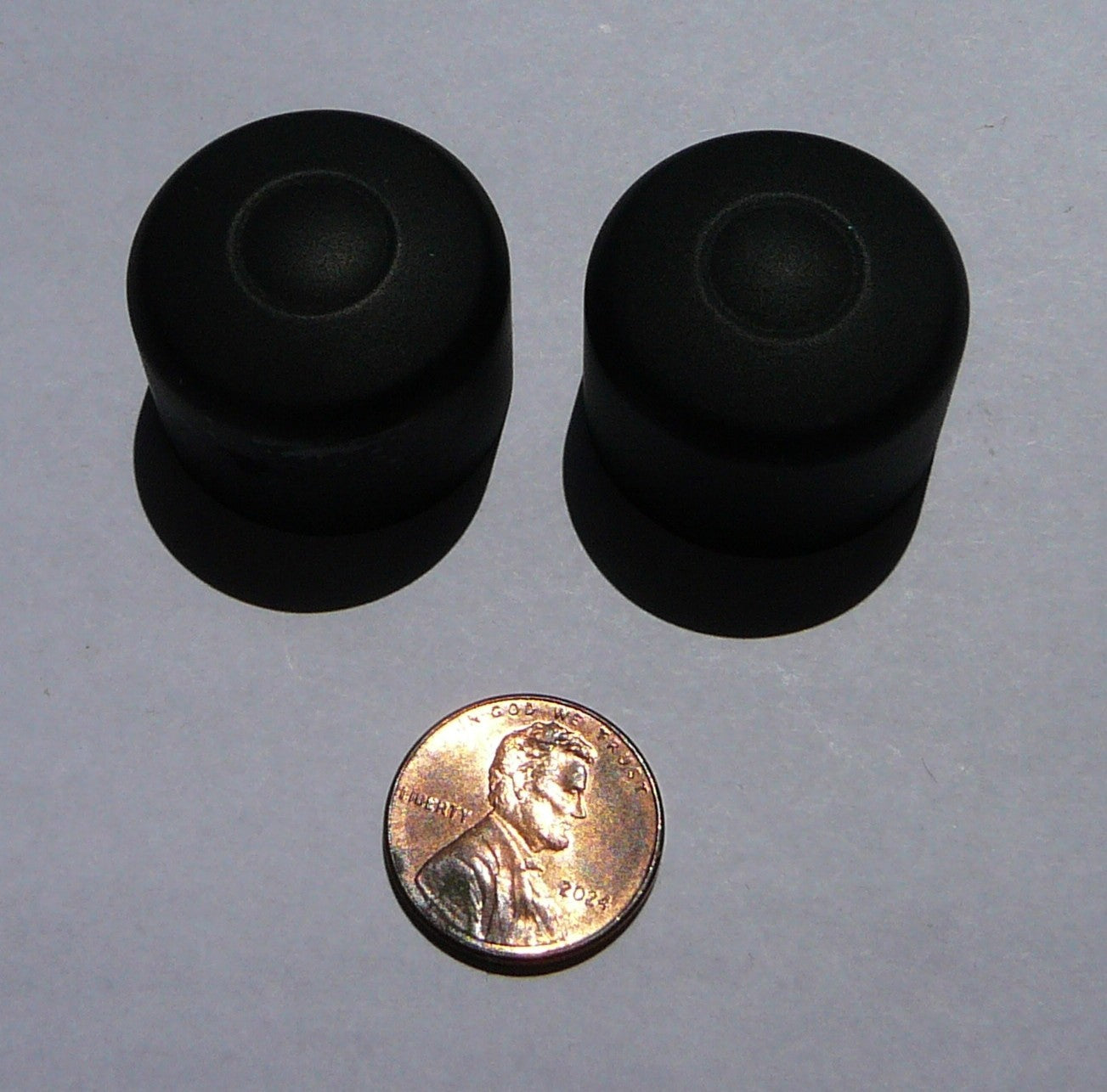 2004 - 2008 TOYOTA COROLLA RADIO STEREO TUNER KNOB SET GENUINE 90011-25144 OEM
