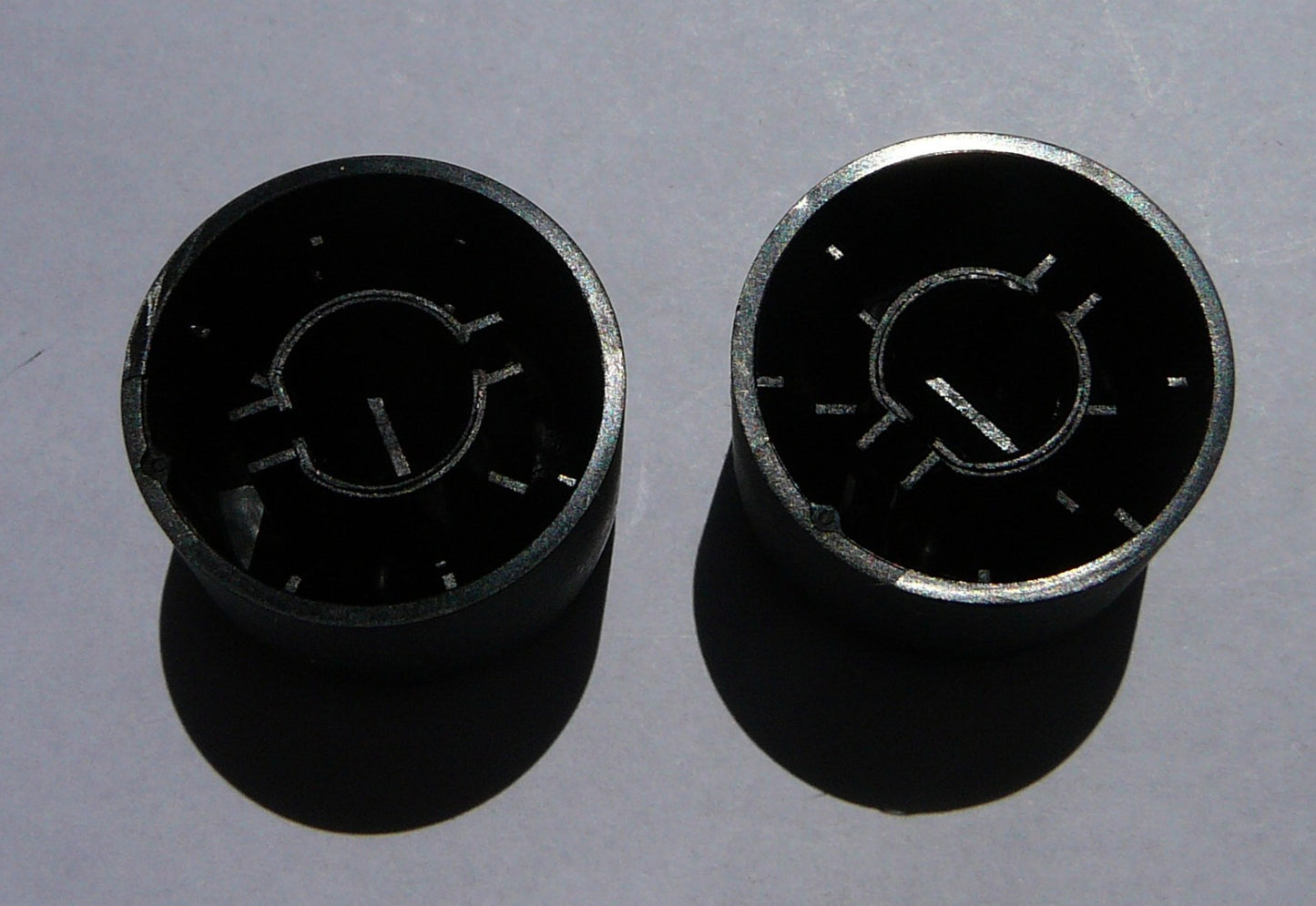 2004 - 2008 TOYOTA COROLLA RADIO STEREO TUNER KNOB SET GENUINE 90011-25144 OEM