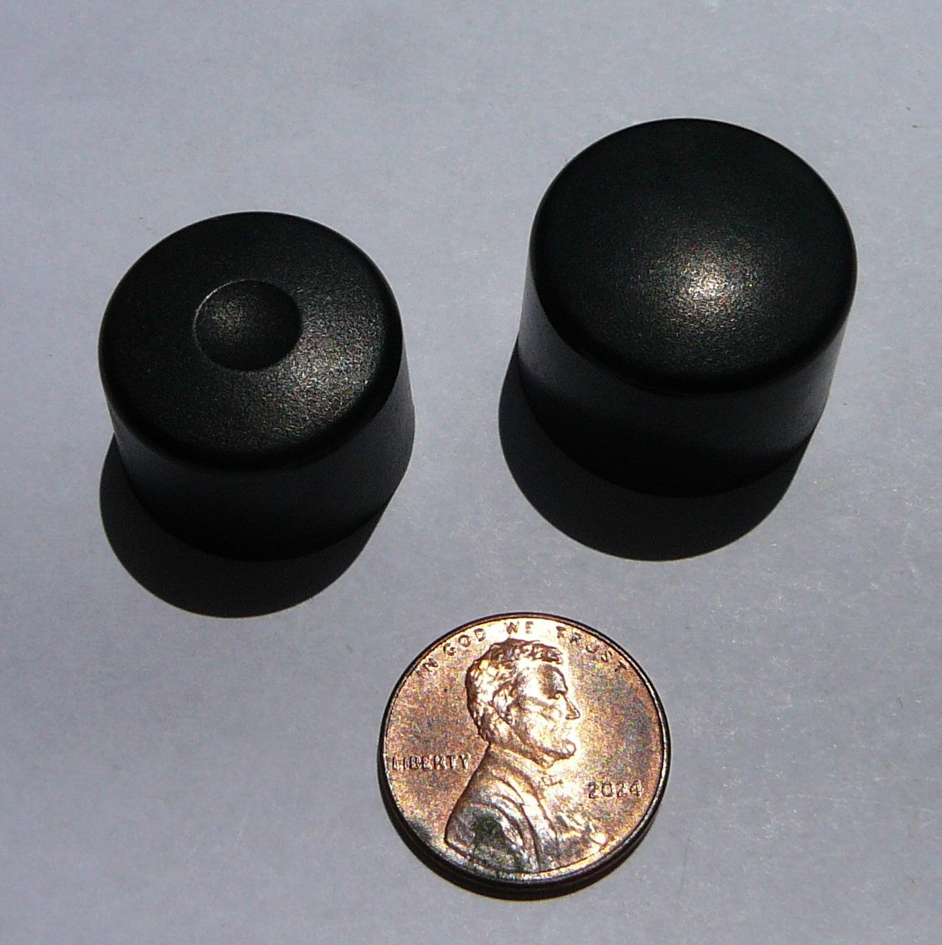 2000 - 2005 TOYOTA ECHO RADIO STEREO TUNER KNOB SET GENUINE 90010-24105 OEM