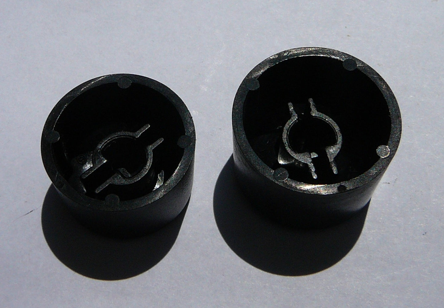 2000 - 2005 TOYOTA ECHO RADIO STEREO TUNER KNOB SET GENUINE 90010-24105 OEM