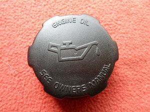 1993 - 2008 VOLVO GENUINE OEM ENGINE OIL CAP  FREE SHIPPING