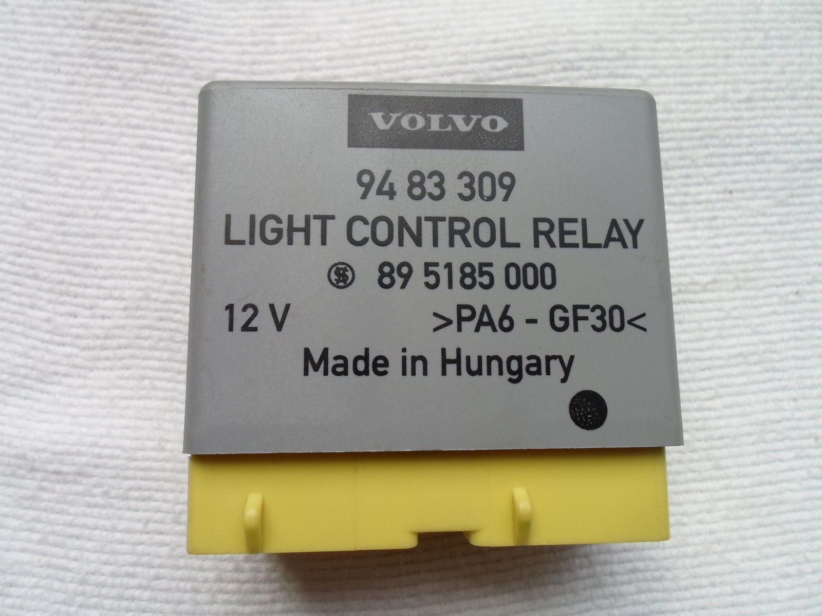 1993 - 2008 VOLVO GENUINE LIGHT CONTROL RELAY OEM 9483309 TESTED  FREE SHIP M14